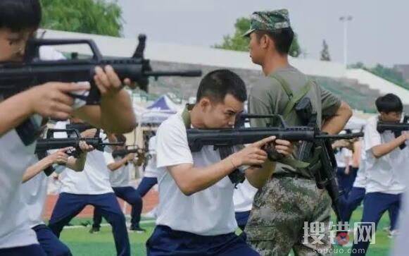 小伙985高校畢業(yè)4年后讀專科 為什么引熱議？