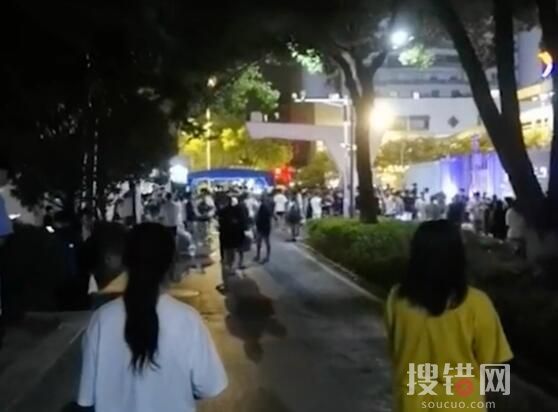 大學生10元彩票中25萬 全校圍觀 為什么圍觀？