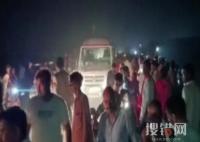 印度一拖拉機(jī)墜入池塘致27死 原因竟是這樣簡(jiǎn)直太慘了