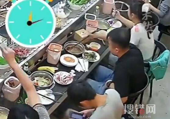 民警看鄰座一心刷手機(jī)發(fā)現(xiàn)在洗錢(qián) 內(nèi)幕曝光簡(jiǎn)直太意外了
