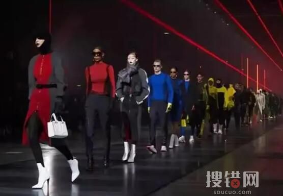 法拉利在中國賣風衣售價4.45萬 想用服裝開啟品牌多元化的奢侈之旅