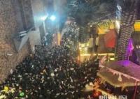 男子路過梨泰院被卷入人群遇難 為什么發(fā)生踩踏事故？