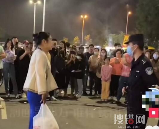奶茶店老板娘回應(yīng)穿著性感被舉報(bào) 內(nèi)幕曝光簡(jiǎn)直太意外了