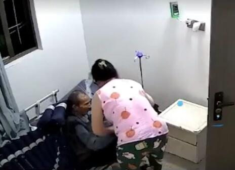 94歲老人疑遭護(hù)工推倒撞地當(dāng)天去世 背后真相實在是令人意外