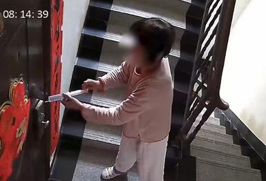 女子在門縫發現針頭 背后原因揭秘直接讓人傻眼