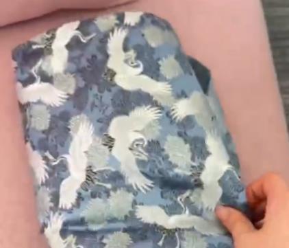 痛經女生曬異地男友制作的手工包 真相揭露真的令人大吃一驚