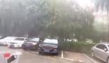 深圳暴雨:商場秒變“水簾洞” 為什么會這樣?