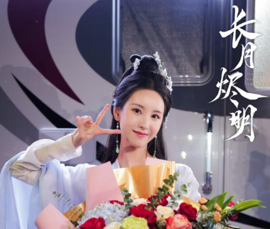 長月燼明澹臺燼官配是誰?