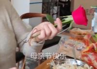 她只是看了眼花就已經(jīng)哭了 真相曝光簡(jiǎn)直太驚人了