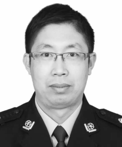 48歲交警被拖行700余米犧牲 到底是什么情況?