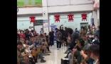內(nèi)蒙古火車站樂手齊奏萬馬奔騰 照片曝光實(shí)在是太驚人了