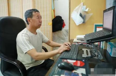 56歲保安寫出40余萬(wàn)字長(zhǎng)篇小說(shuō) 真相曝光簡(jiǎn)直太驚人了