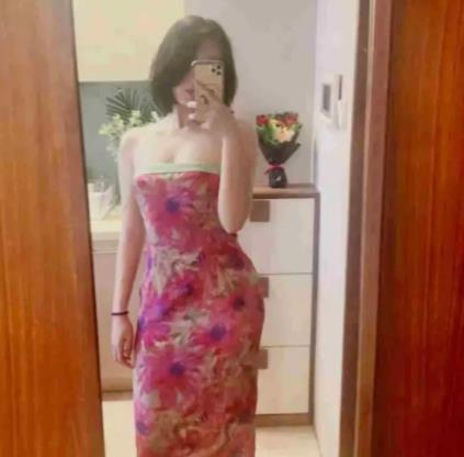 主播穿牽手門同款裙帶貨被指蹭熱度 可謂“一裙難求”
