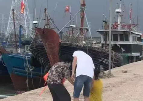 男子出海離奇身亡 其女懸賞50萬追兇越來越接近那個(gè)真相了