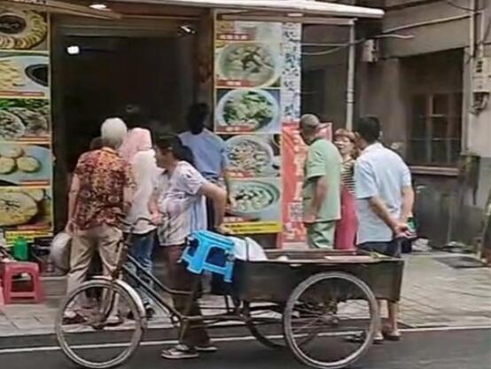 小吃店遭當地同行投毒致10人中毒 真相揭露真的令人大吃一驚