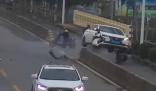 轎車從天而降電動車主被撞身亡 結果真的令人大吃一驚 
