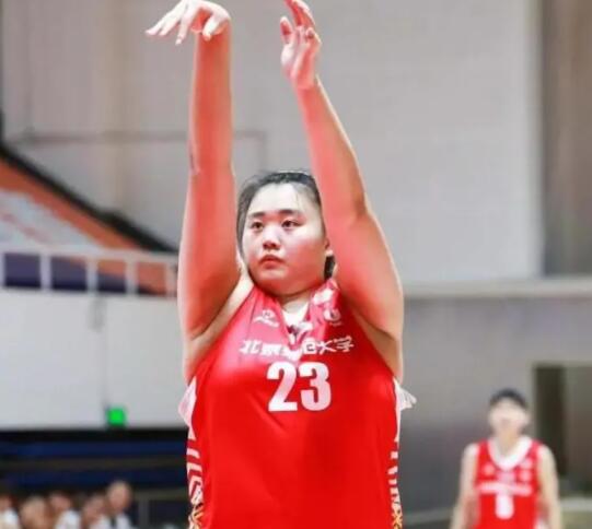 劉禹彤個人簡介 劉禹彤中國的“女版奧尼爾”