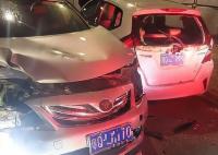 14歲孩子載同學兜風炫技撞壞4車 究竟是怎么回事？