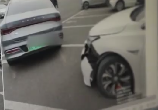 一網(wǎng)約車司機(jī)4年出200多次事故 背后真相實(shí)在讓人驚愕