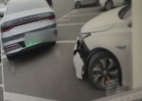 一網(wǎng)約車司機(jī)4年出200多次事故 背后真相實在讓人驚愕