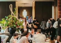 中介小哥奮戰(zhàn)國慶:凌晨才吃上飯 原因竟是這樣太無奈了